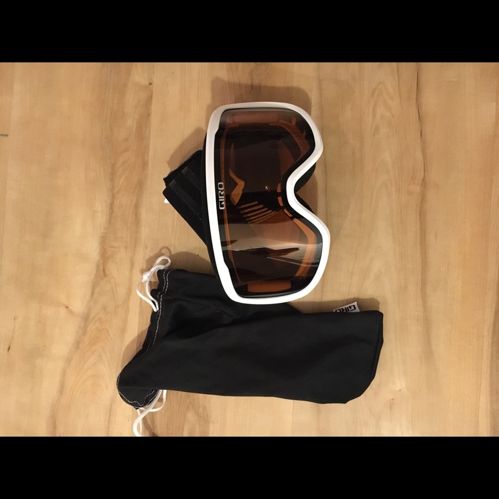 Snowboard goggles